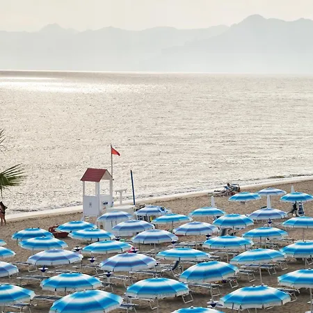 La Isla 4* بونتيكانيانو
