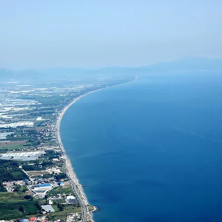 La Isla Ξενοδοχείο 4*