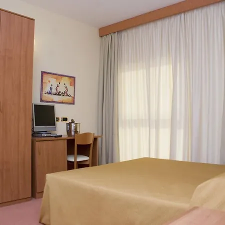 La Isla Hotel 4*