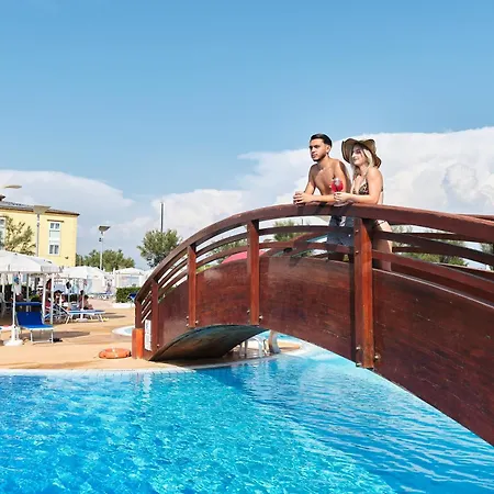 La Isla מלון 4*
