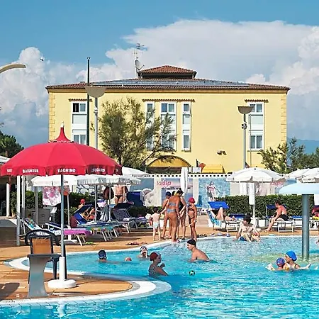 La Isla Отель Понтеканьяно