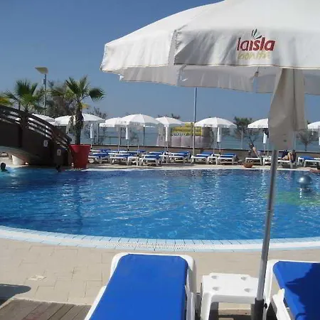 Hotel La Isla 4*