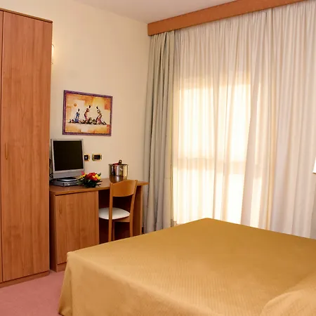 Hotel La Isla 4*