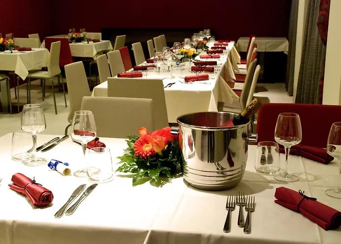 Отель La Isla Понтеканьяно