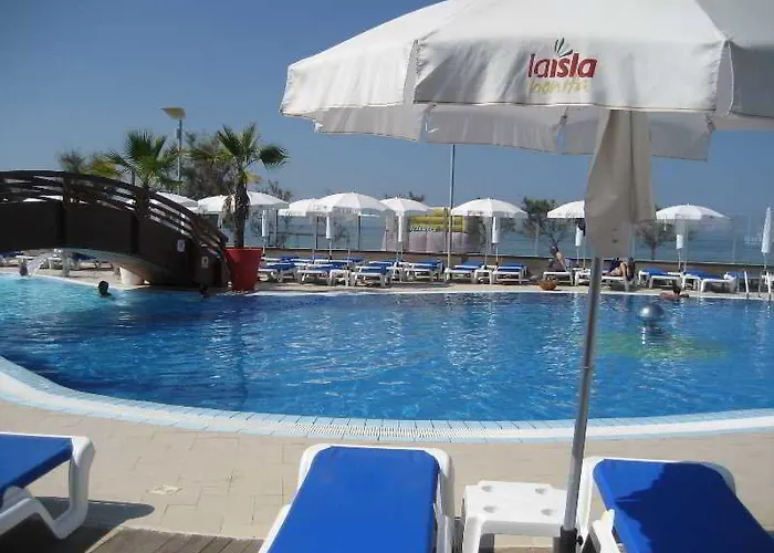 Отель La Isla 4*