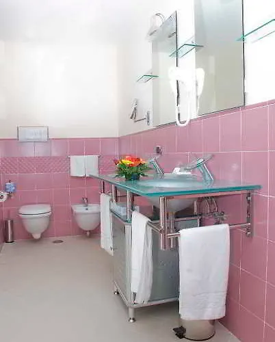 Отель La Isla Понтеканьяно